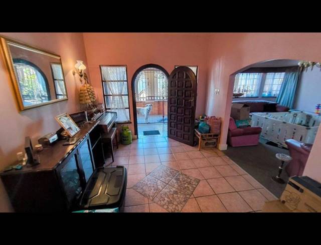 3 BEDROOM HOUSE FOR SALE IN THE HILL